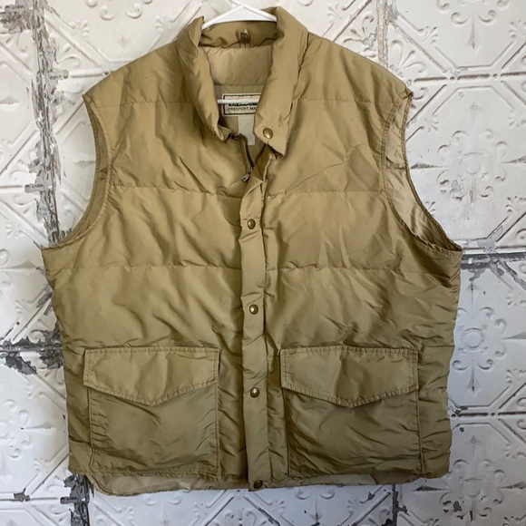 L.L. Bean Other - Vintage tan L.L Bean puffer vest